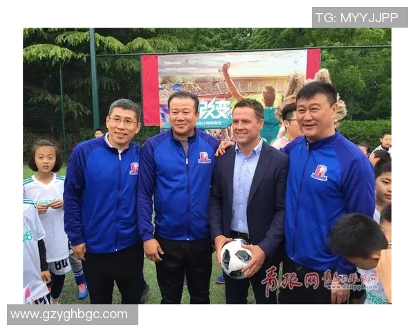 足球明星齐聚青岛展开友谊赛球迷热情高涨共庆足球盛宴